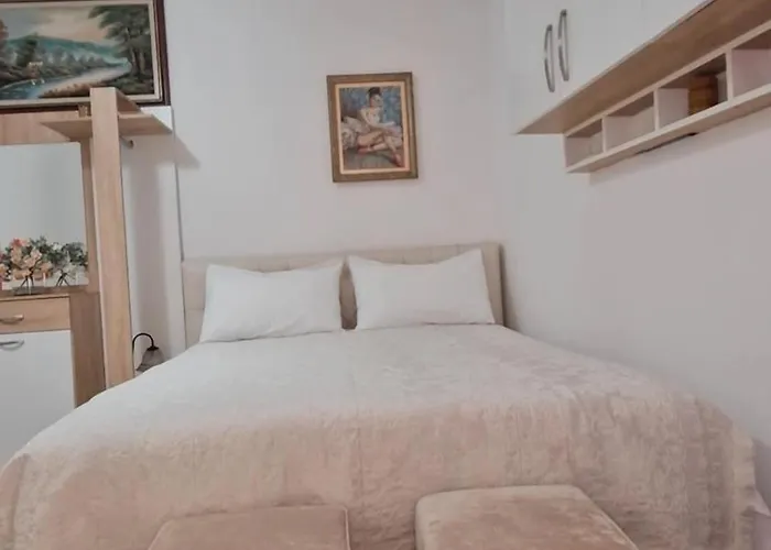 Center בית הארחה